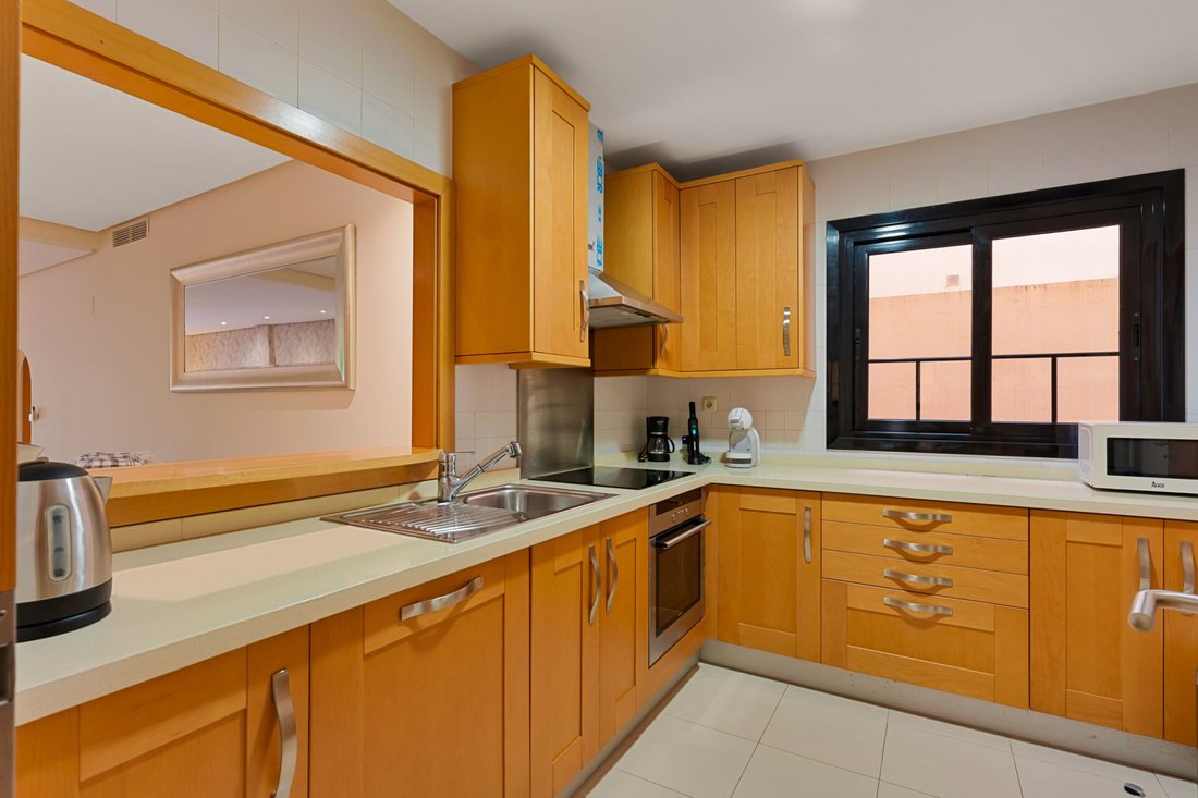 Apartamento en Playa Puerto Banús, Marbella, España 5 - 18818144