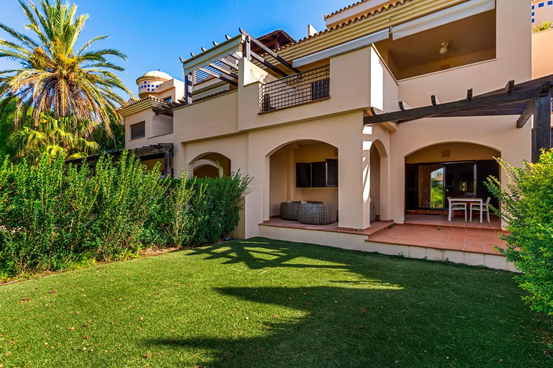 Apartamento en Playa Puerto Banús, Marbella, España 1 - 18818144