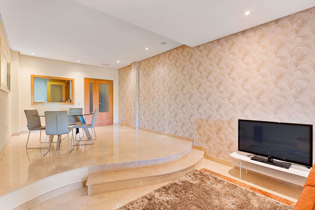 Apartamento en Playa Puerto Banús, Marbella, España 3 - 18818144