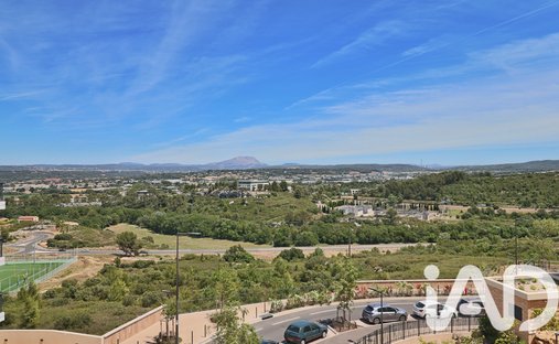 Apartment in Grand Sud- Aix la Duranne, Aix-en-Provence, France 1