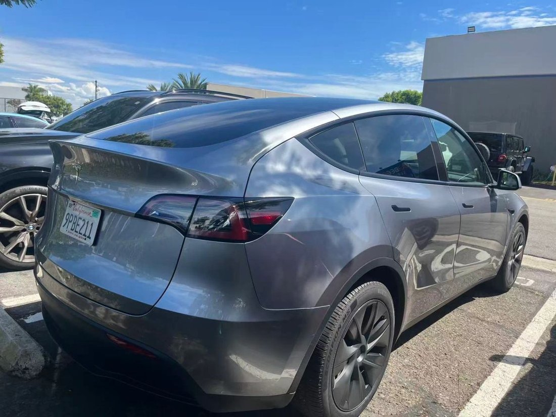 Suv in Costa Mesa, CA, United States 2 - 18818354