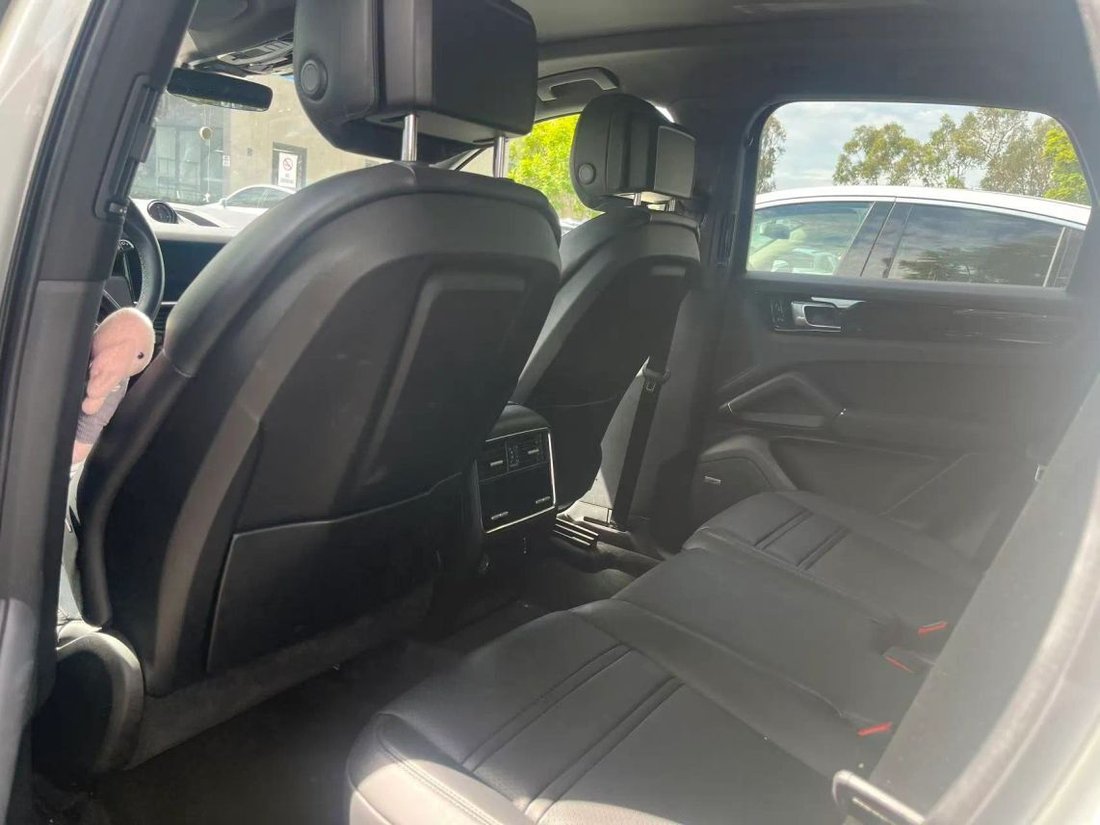 Suv in Costa Mesa, CA, United States 4 - 18818347