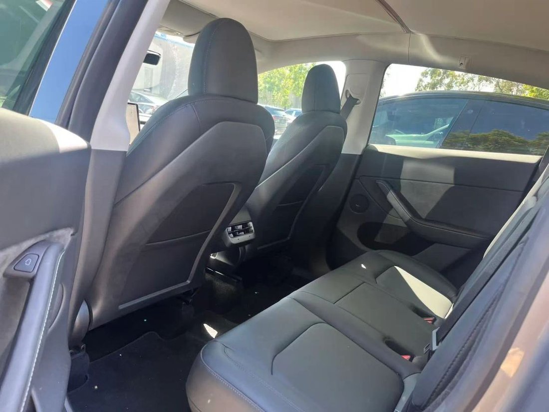 Suv in Costa Mesa, CA, United States 4 - 18818354