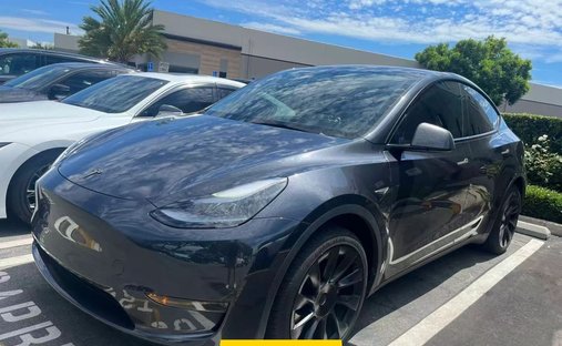 2025 Tesla Model Y Long Range Sport Utility 4D in Costa mesa, CA, United States 1
