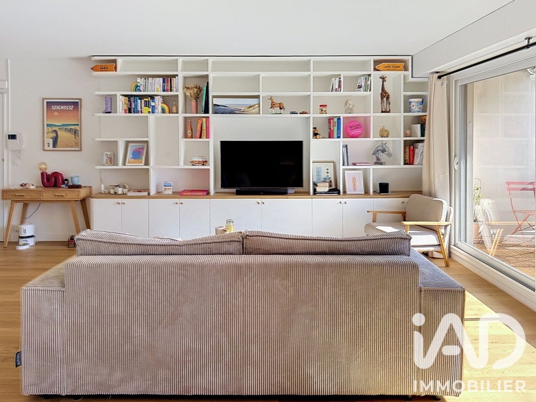 Apartment in Poincare, Garches, France 3 - 18821497