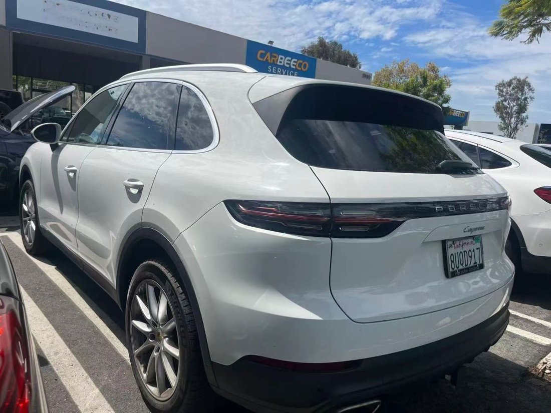 Suv in Costa Mesa, CA, United States 2 - 18818347