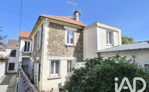 Maison à Lycée Gaston Mangin, Montgeron, France 1