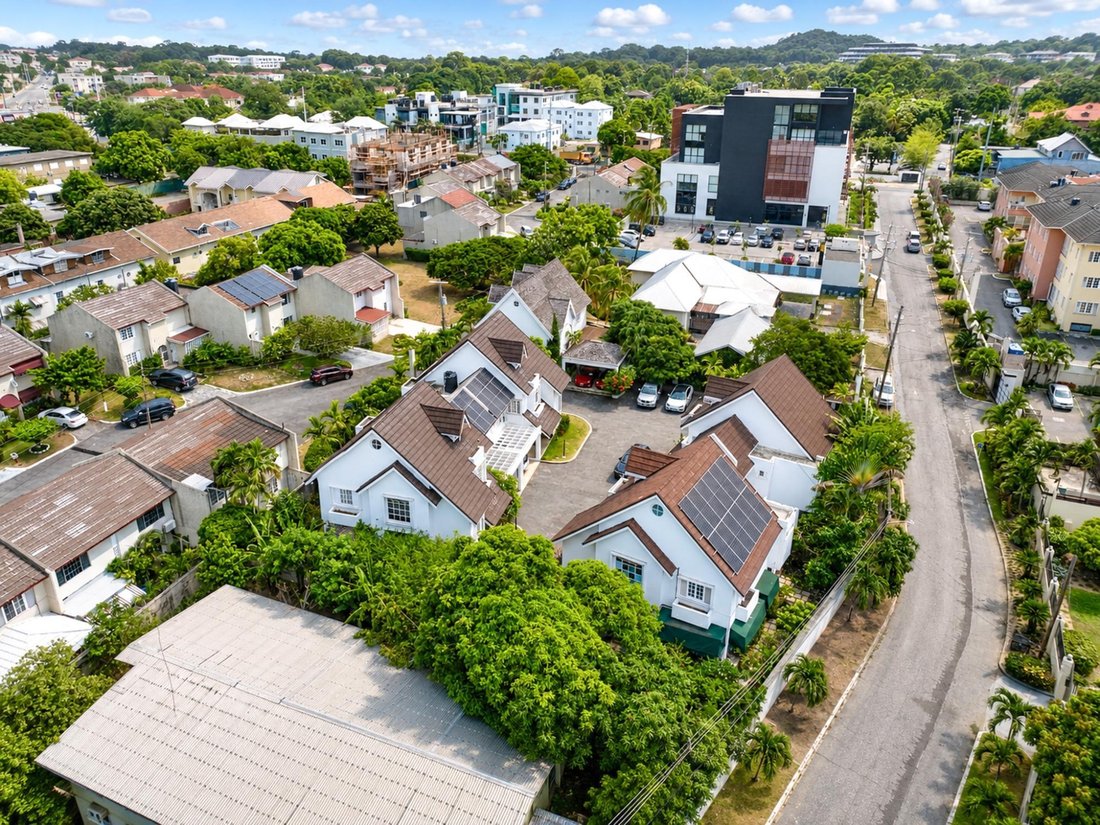 Townhouse en Kingston, Parroquia de Saint Andrew, Jamaica 2 - 18818688