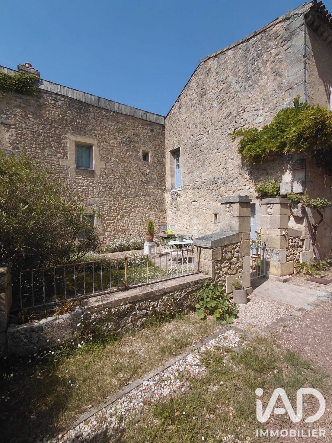 Casa a Saint-Quentin-de-Baron, Nuova Aquitania, Francia 2 - 18821652
