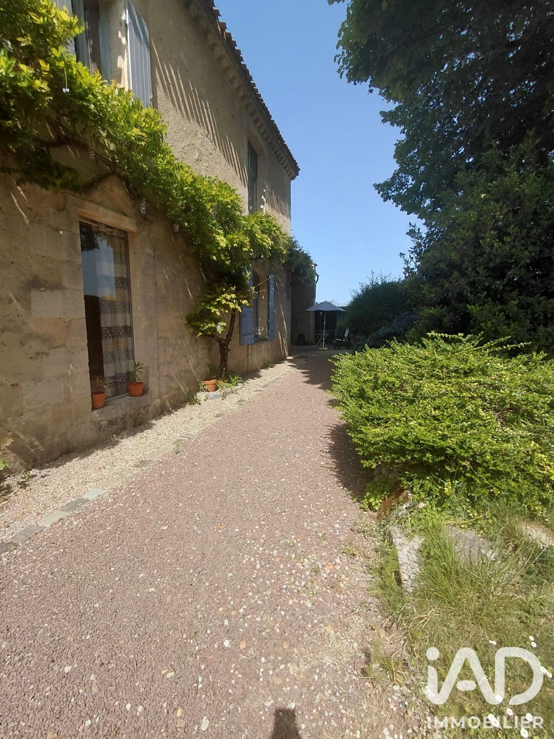 Casa a Saint-Quentin-de-Baron, Nuova Aquitania, Francia 1 - 18821652