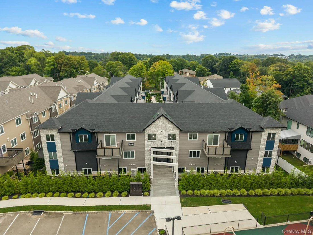 Condominio a Spring Valley, New York, Stati Uniti 1 - 18818704