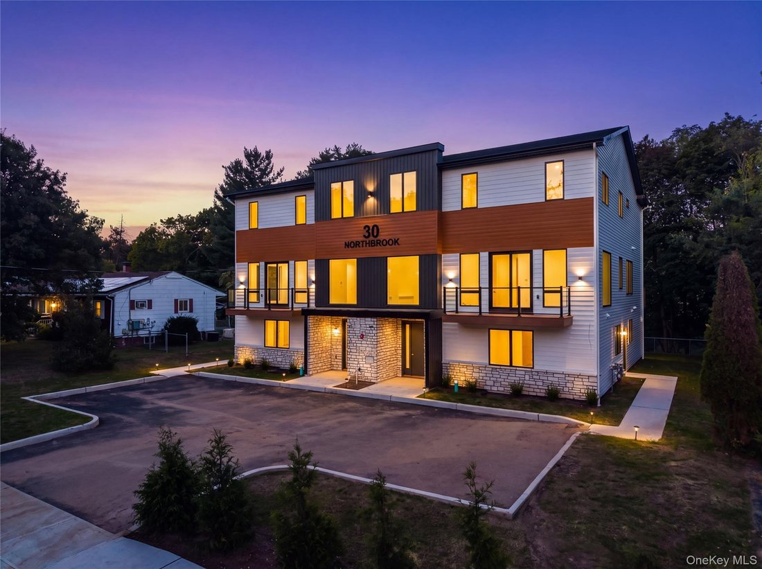 Condominio a Spring Valley, New York, Stati Uniti 3 - 18818675