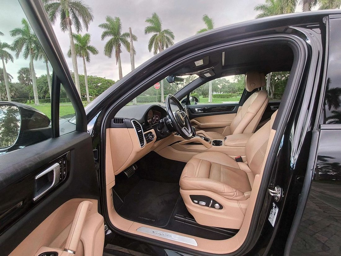 Suv in Pompano Beach, FL, United States 5 - 18818349