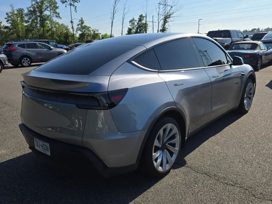 Suv in East Brunswick, NJ, United States 2 - 18818318