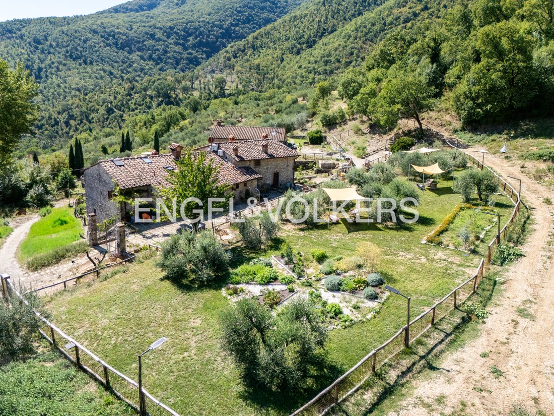 Villa in Barberino di Mugello, Tuscany, Italy 2 - 18820015