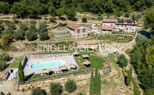 Villa in Barberino di Mugello, Tuscany, Italy 1
