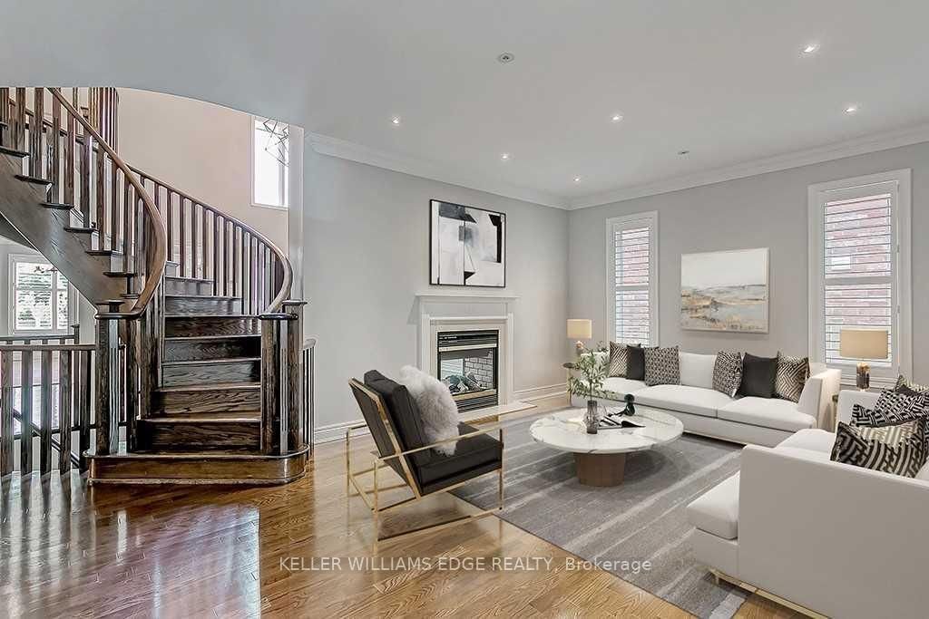 House in Oakville, Ontario, Canada 3 - 18819860