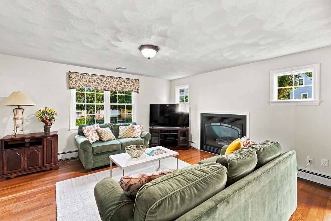 House in Winchester, Massachusetts, United States 3 - 18819177
