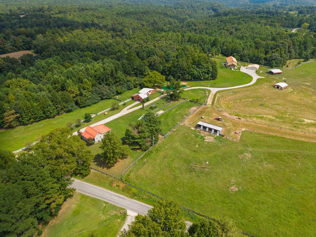 Farm Ranch in Pulaski, Tennessee, United States 3 - 18819866