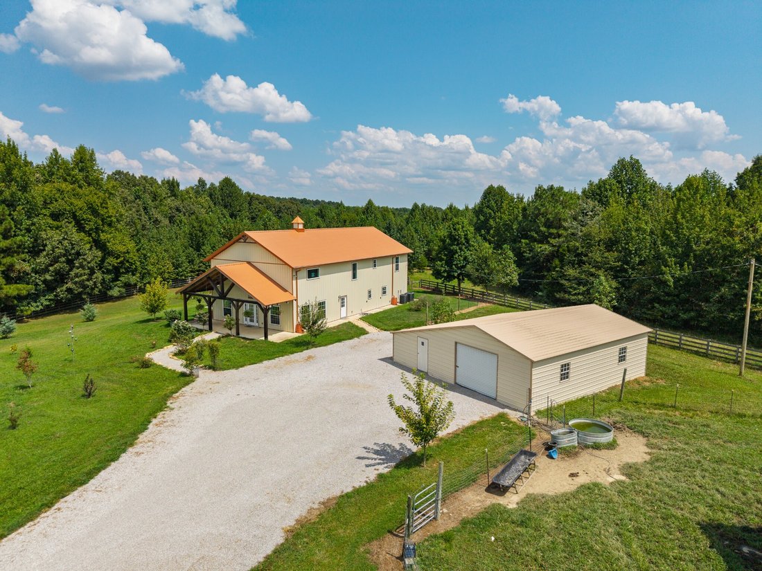 Farm Ranch in Pulaski, Tennessee, United States 2 - 18819866