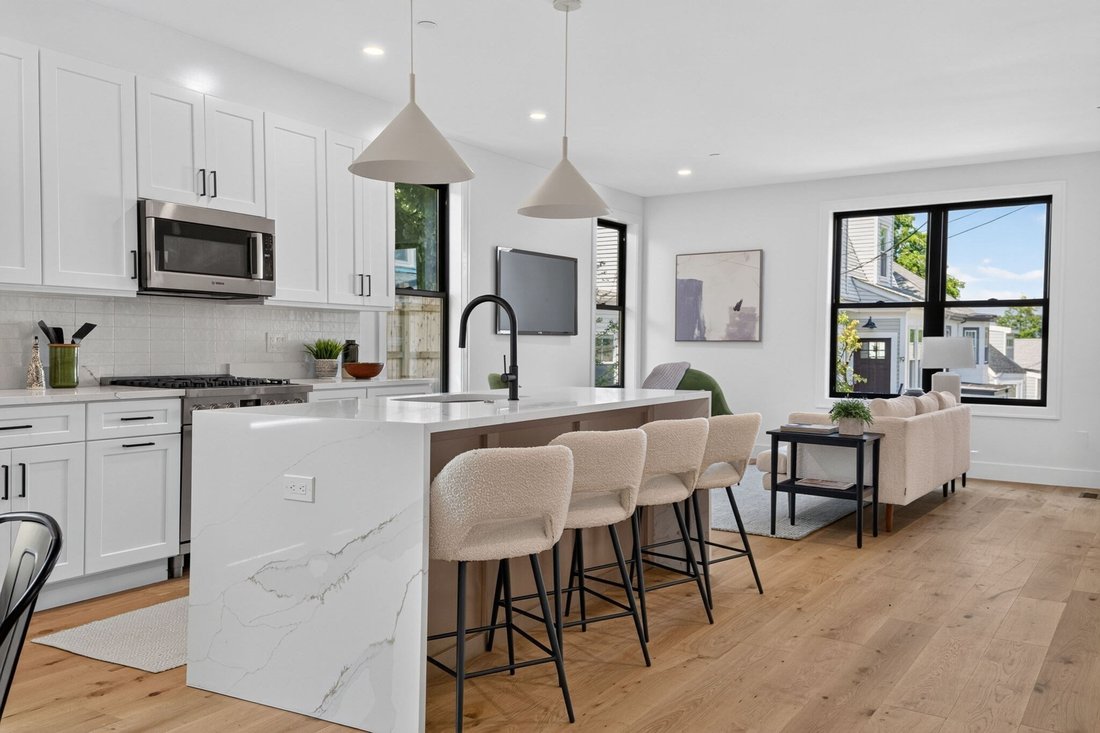 Condo in Somerville, Massachusetts, United States 2 - 18395769