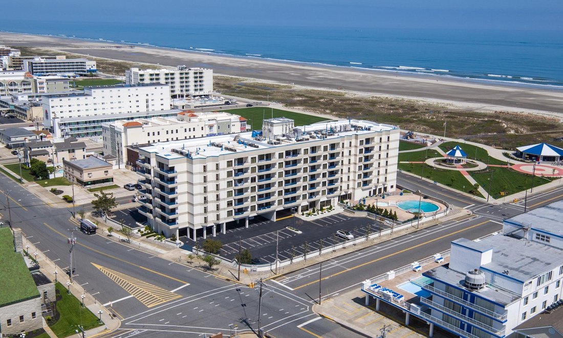 Condo in Wildwood, New Jersey, United States 1 - 18819003