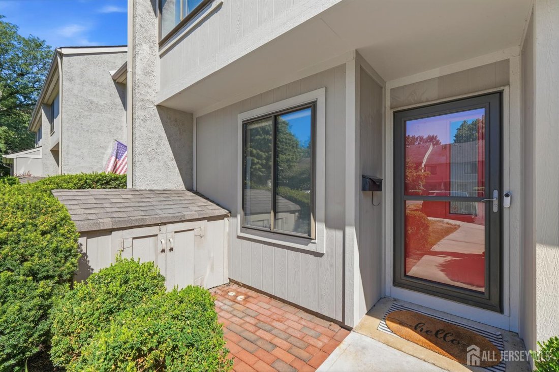 Townhouse in Metuchen, New Jersey, United States 5 - 18819057