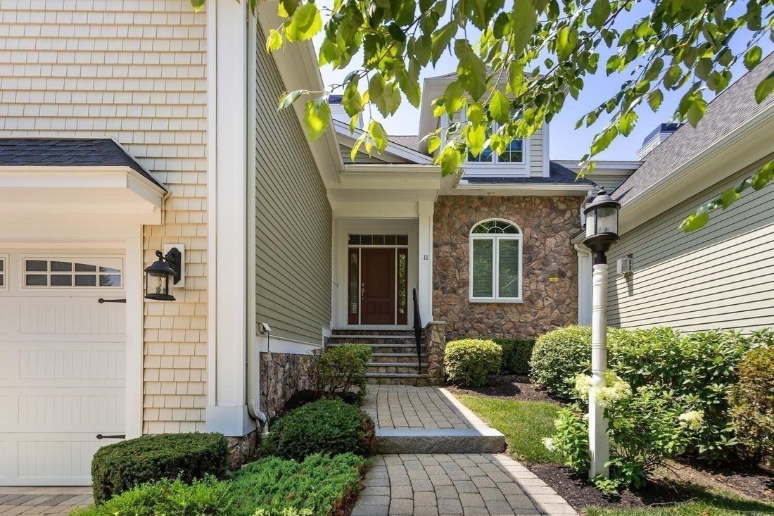 Condo in Andover, Massachusetts, United States 3 - 18490933