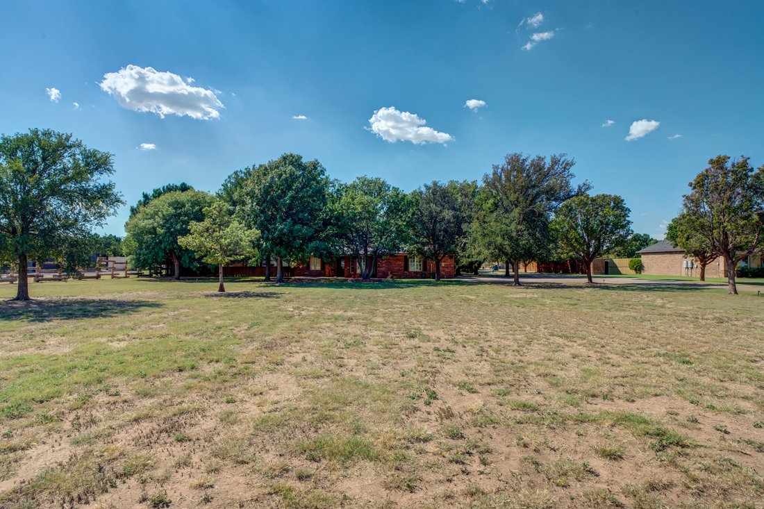 House in Wolfforth, Texas, United States 3 - 18819697