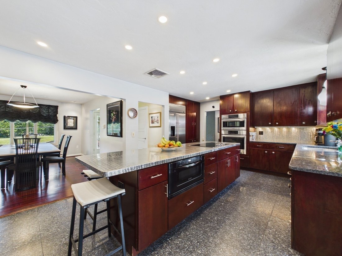 House in Easton, Massachusetts, United States 4 - 18095816