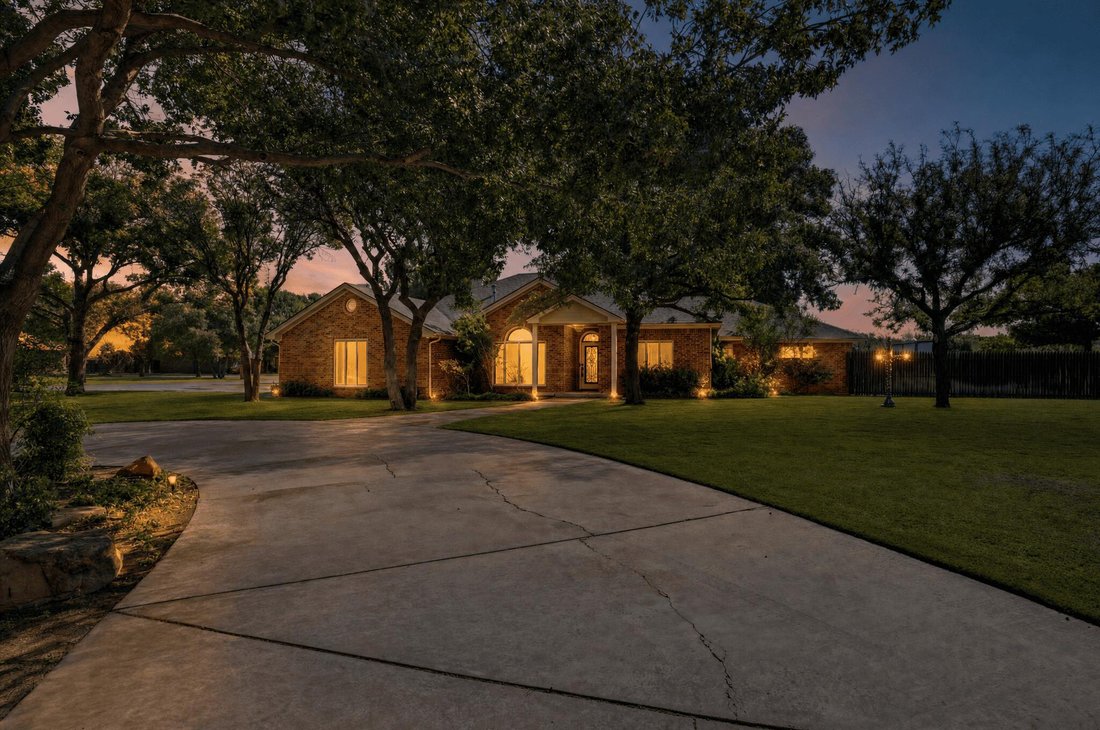 House in Lubbock, Texas, United States 1 - 18819677