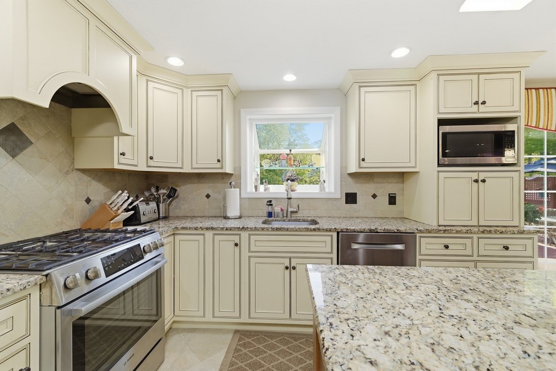 House in Taunton, Massachusetts, United States 3 - 18034859