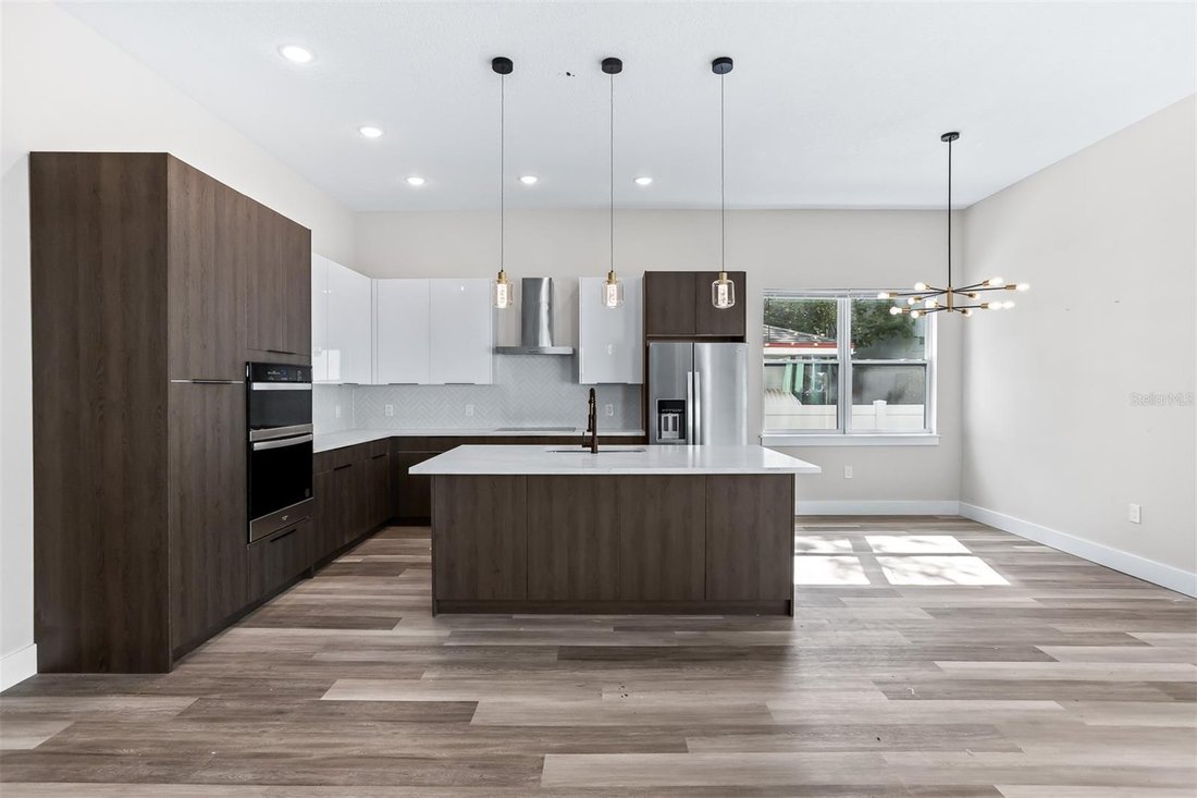 House in St. Petersburg, Florida, United States 2 - 18086023