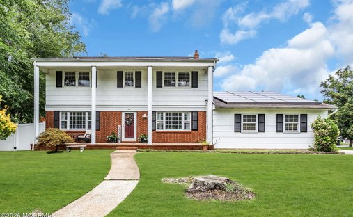 House in East Brunswick, New Jersey, United States 1