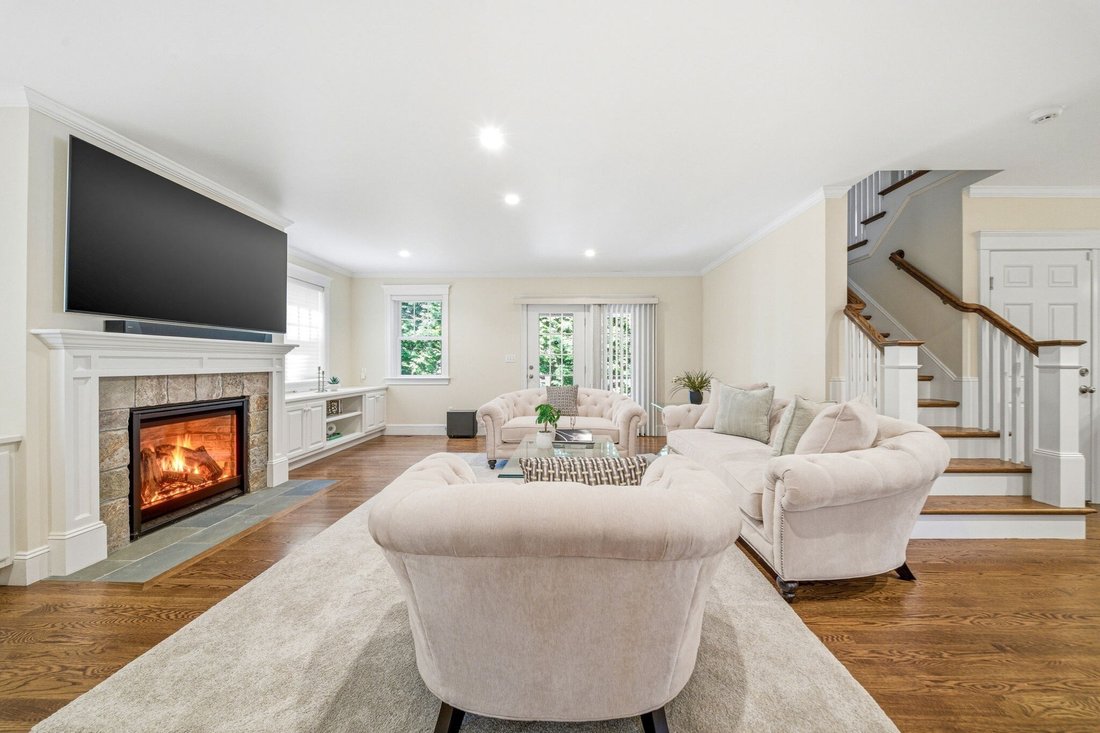 House in Wellesley, Massachusetts, United States 2 - 17859589
