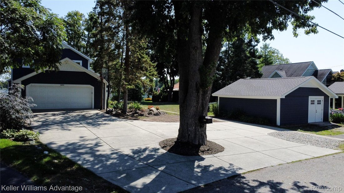 House in Commerce Charter Township, Michigan, United States 4 - 18819079