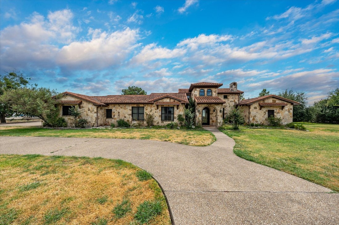House in Corsicana, Texas, United States 1 - 18819502
