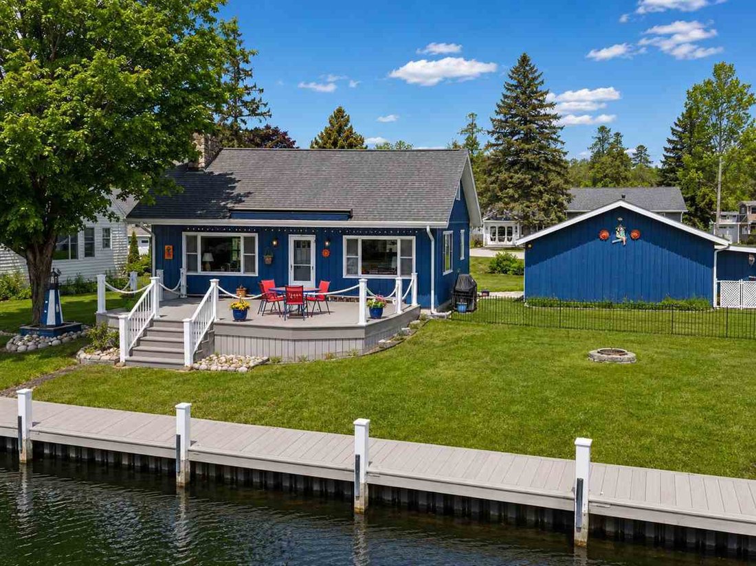 Casa a Indian River, Michigan, Stati Uniti 1 - 18818961