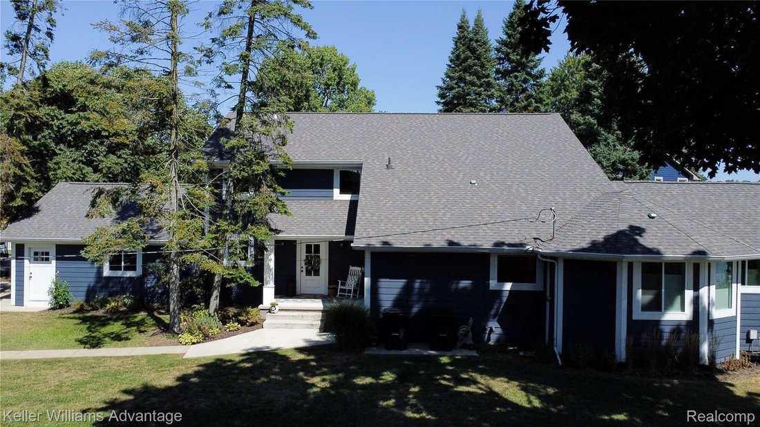 House in Commerce Charter Township, Michigan, United States 3 - 18819079