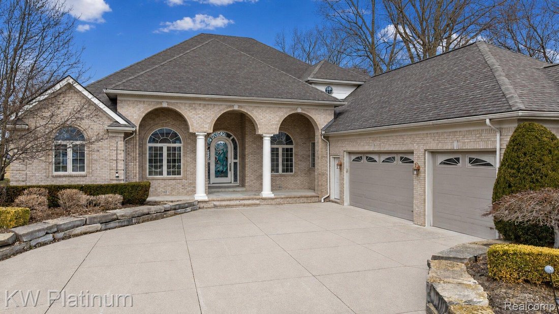 House in New Baltimore, Michigan, United States 1 - 17555076