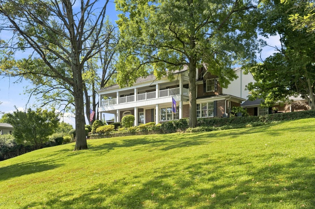 House in Watterson Park, Kentucky, United States 3 - 18819974