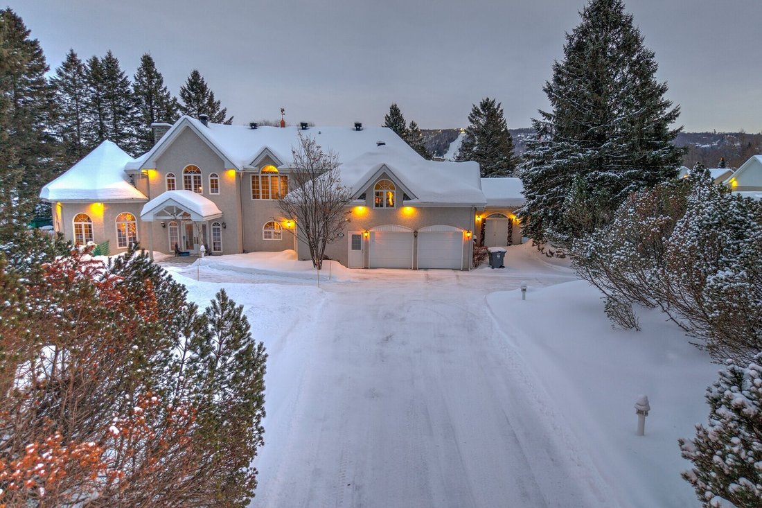 House in Saint-Sauveur, Quebec, Canada 4 - 18820147