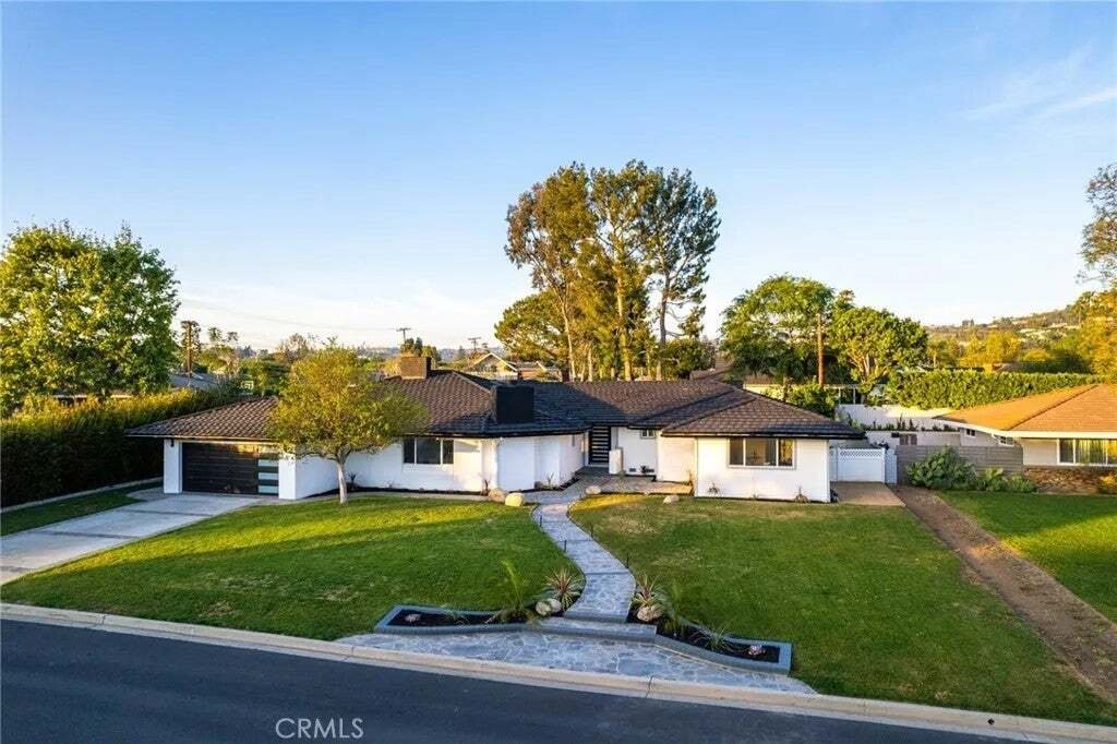 Maison à Santa Ana, Californie, États-Unis 2 - 18821072