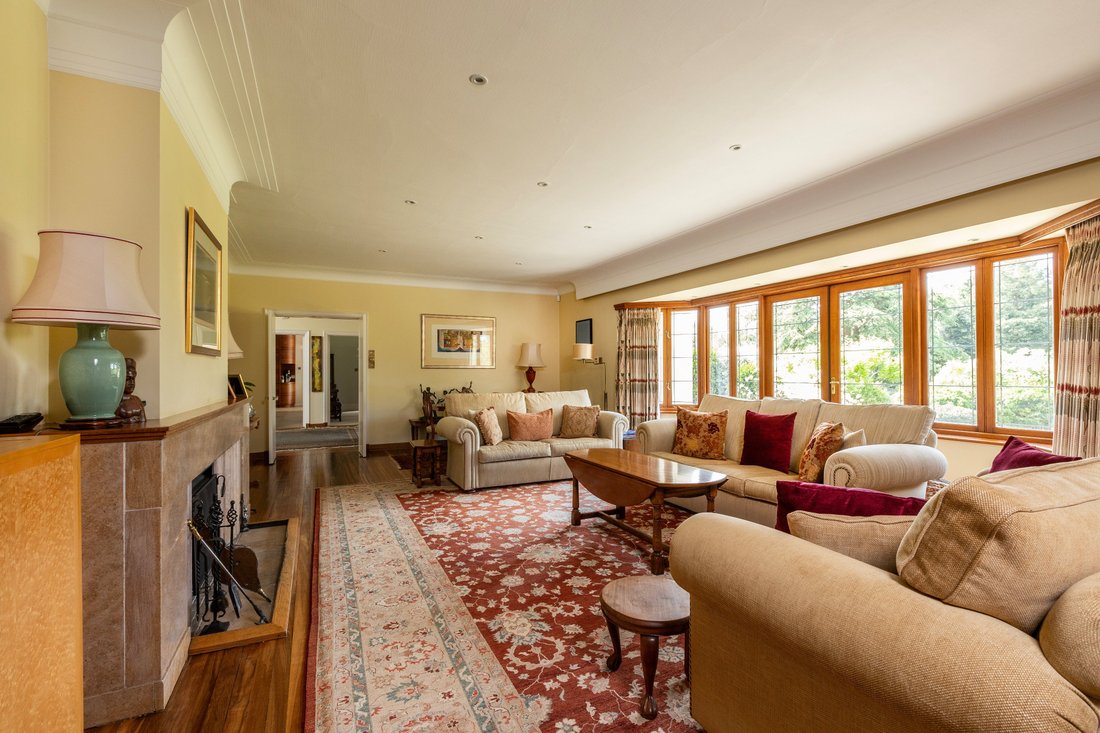 Haus in Warnham, England 4 - 18820651