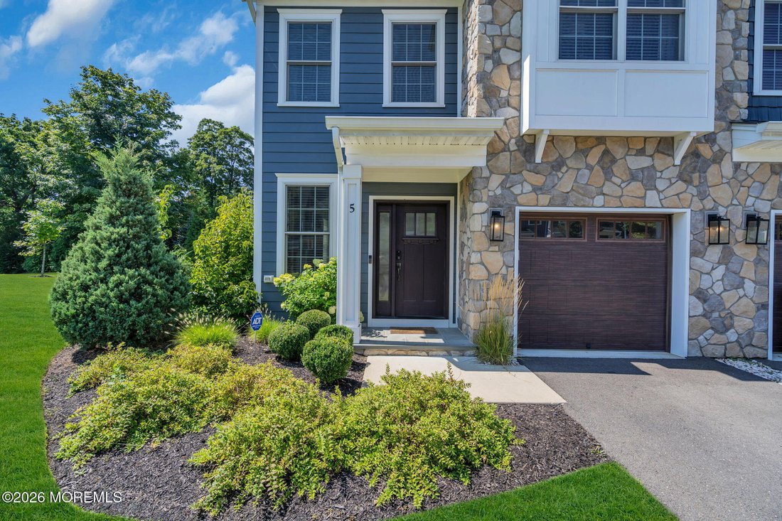 Condo in Tinton Falls, New Jersey, United States 1 - 18820581