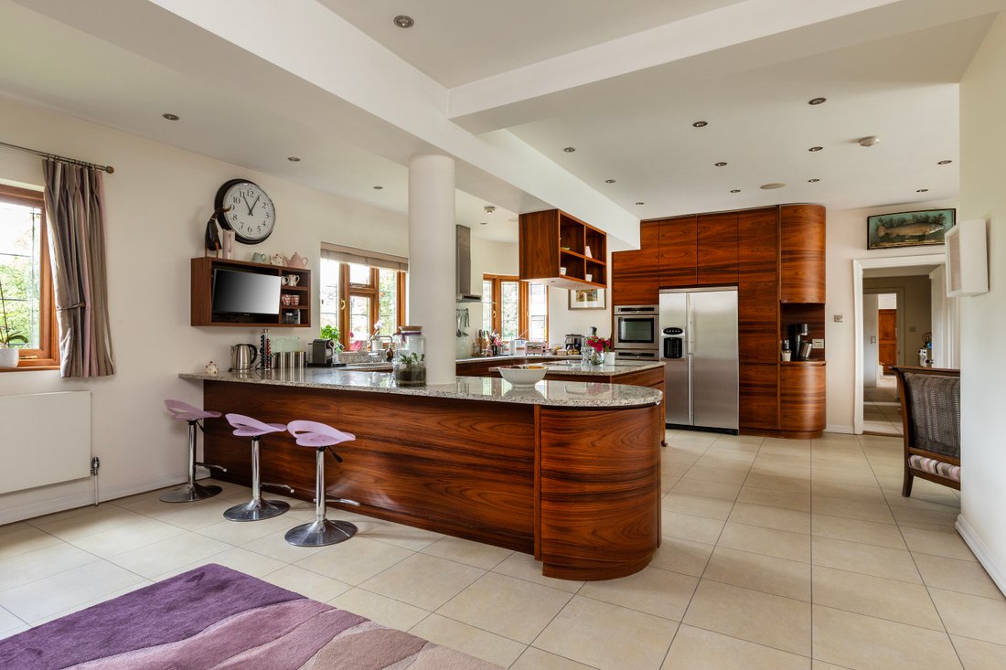 Haus in Warnham, England 5 - 18820651