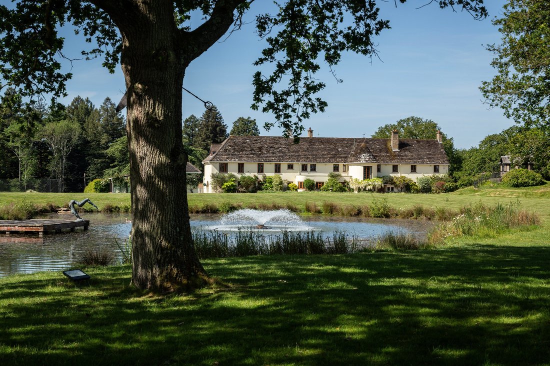 Haus in Warnham, England 2 - 18820651