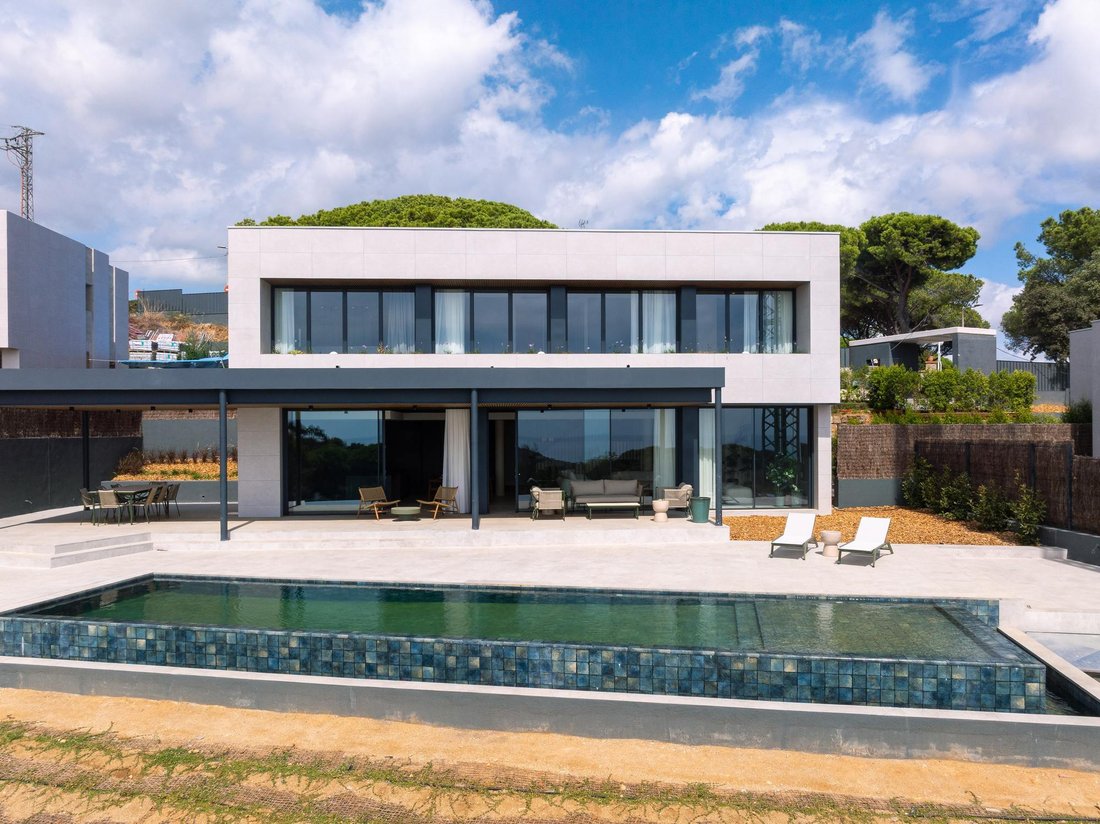 Villa in Sant Andreu de Llavaneres, Catalonia, Spain 3 - 16988611