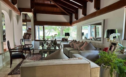 House in Fraccionamiento y Club de Golf los Encinos, State of Mexico, Mexico 1