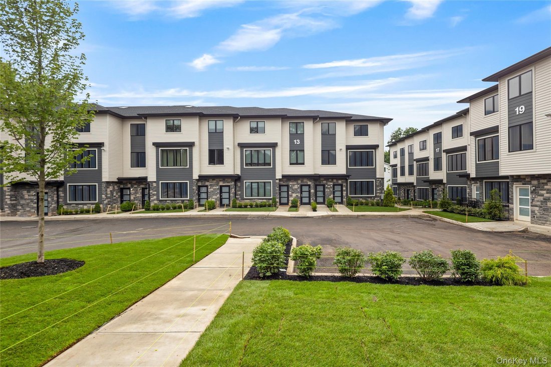 Condominio a Spring Valley, New York, Stati Uniti 1 - 18820848
